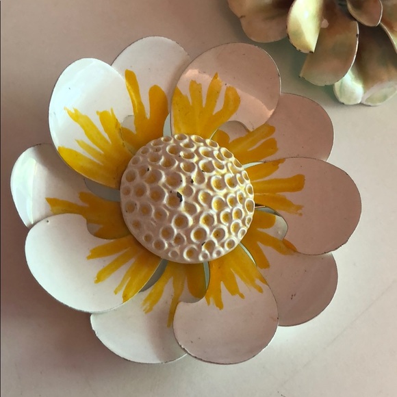 Vintage brooch bundle - Picture 2 of 5